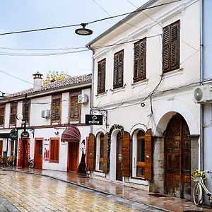 Mon Ami Boutique שקודר
