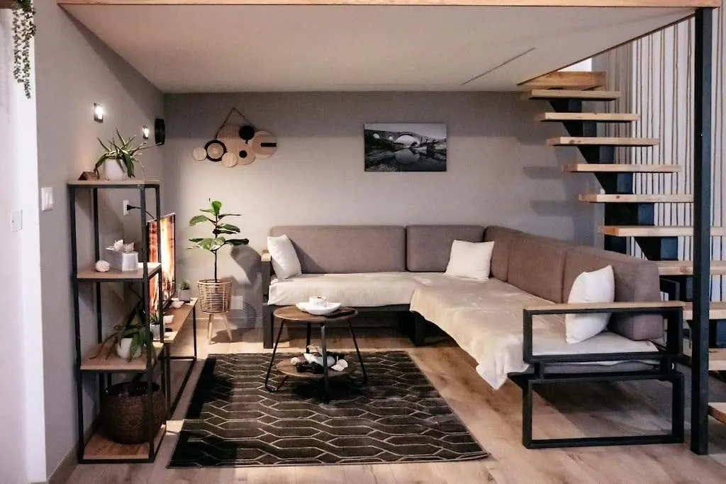 Wooden Art Apartment Shkoder