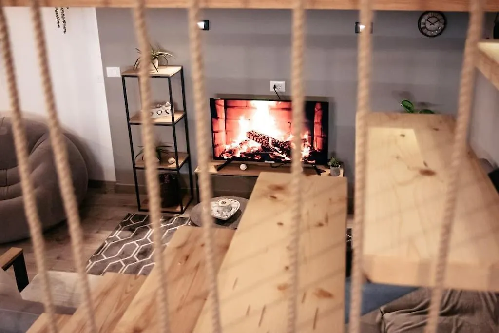 Wooden Art Apartment Shkoder
